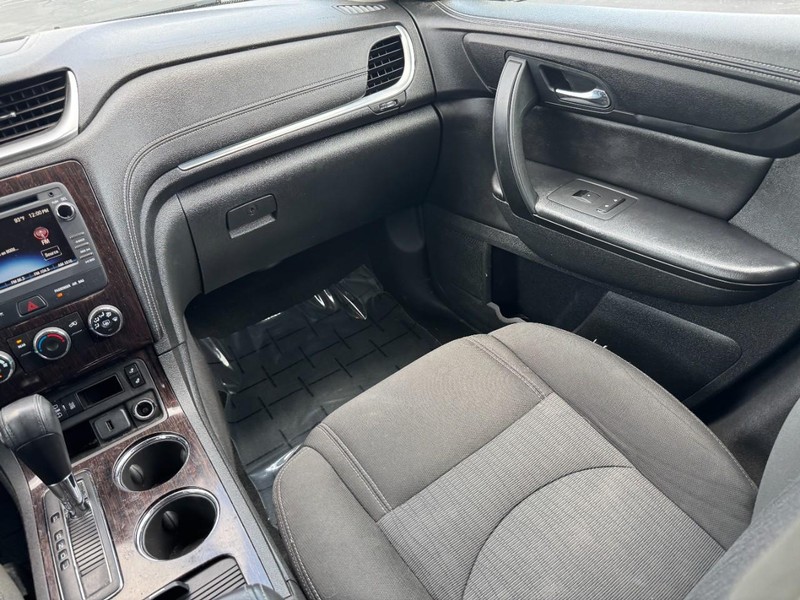 Chevrolet Traverse Vehicle Image 15