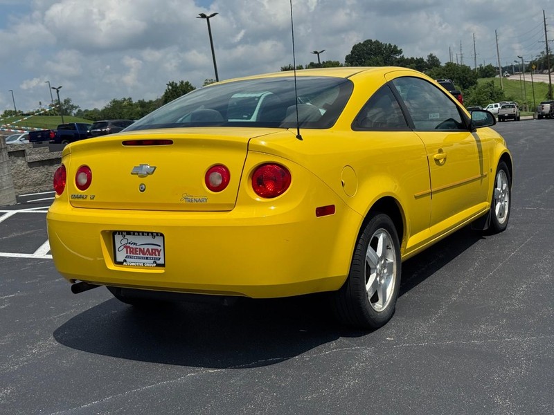 Chevrolet Cobalt Vehicle Image 03