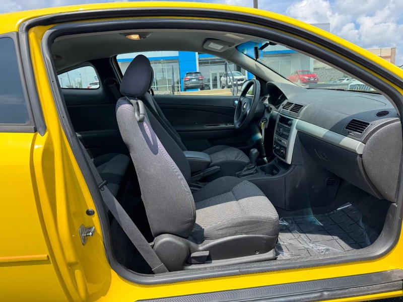 Chevrolet Cobalt Vehicle Image 10