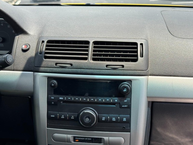 Chevrolet Cobalt Vehicle Image 14