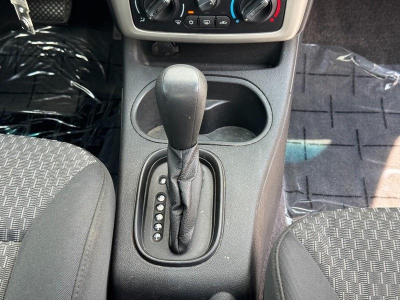 Chevrolet Cobalt Vehicle Image 15