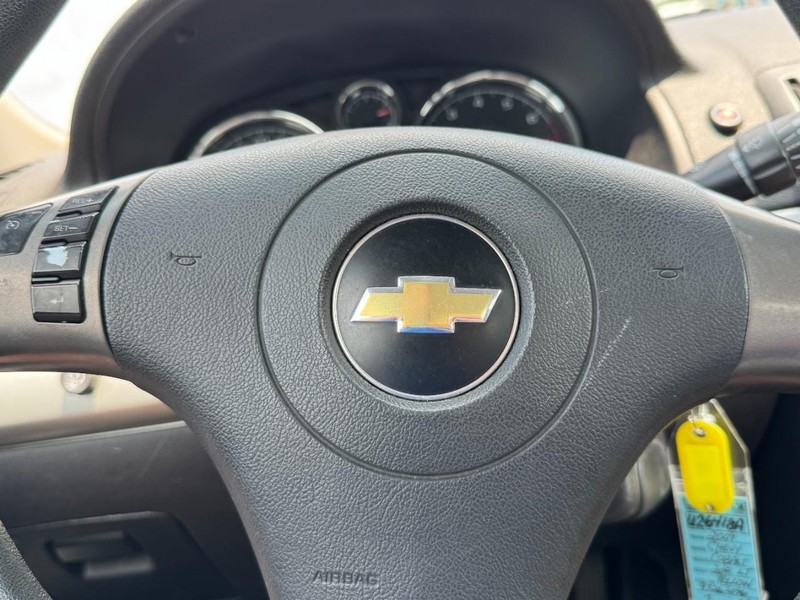 Chevrolet Cobalt Vehicle Image 16