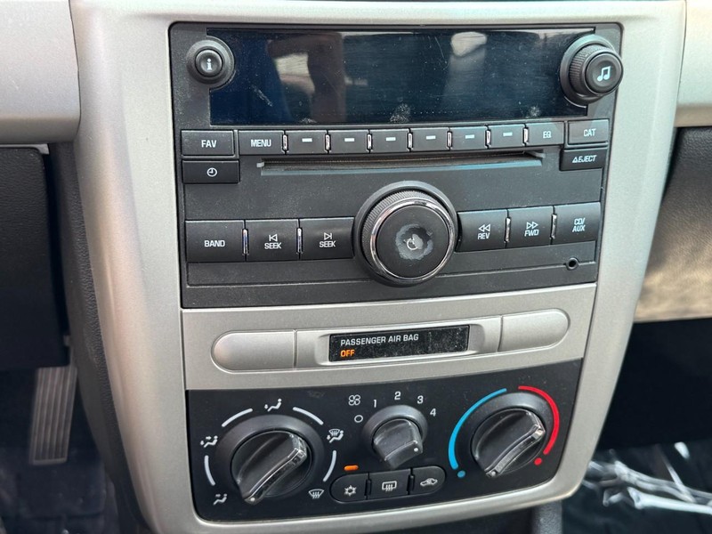 Chevrolet Cobalt Vehicle Image 18