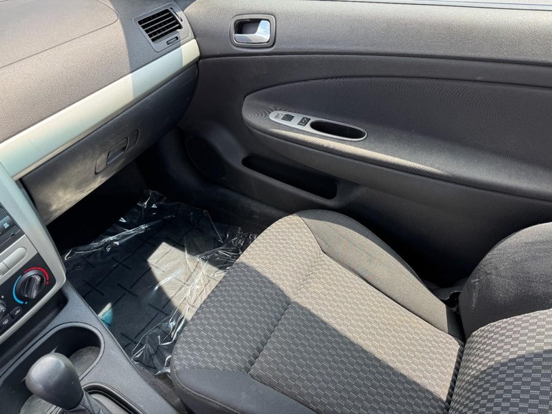Chevrolet Cobalt Vehicle Image 19