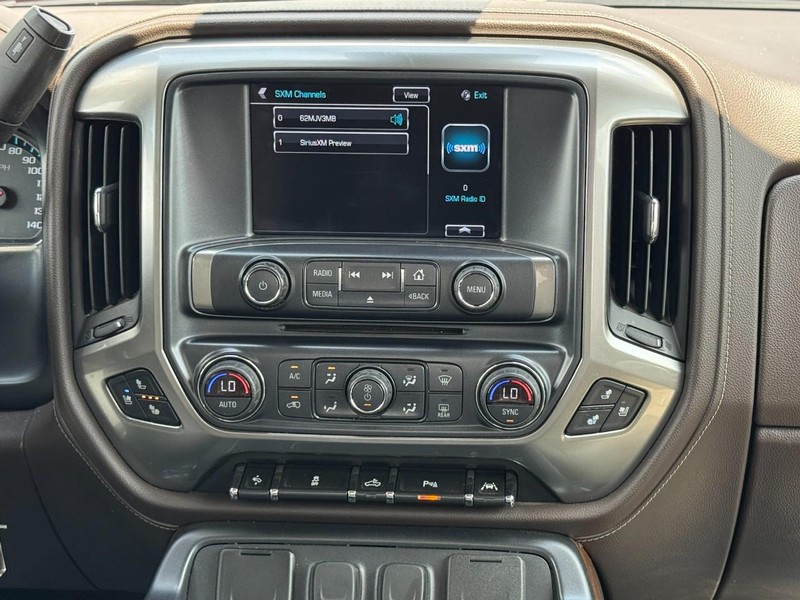 Chevrolet Silverado 1500 Vehicle Full-screen Gallery Image 13