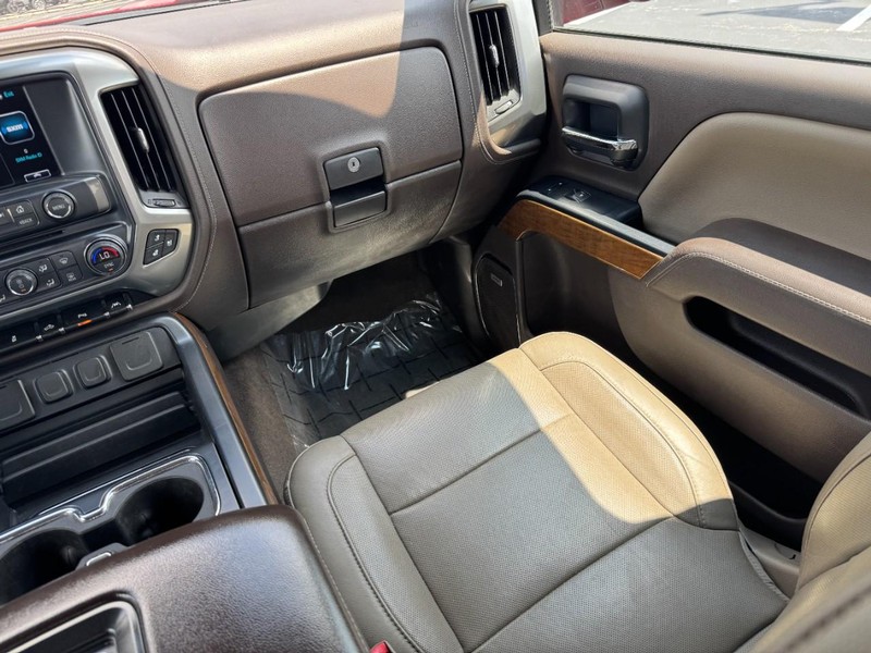 Chevrolet Silverado 1500 Vehicle Full-screen Gallery Image 15