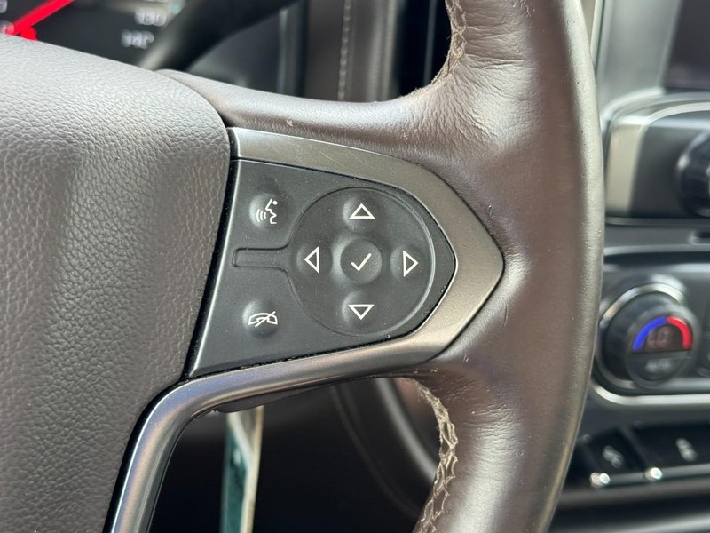 Chevrolet Silverado 1500 Vehicle Full-screen Gallery Image 19
