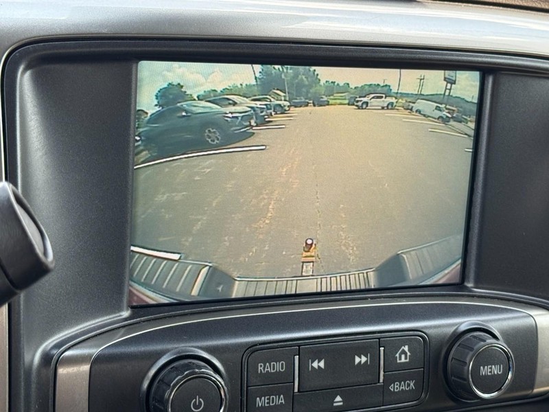 Chevrolet Silverado 1500 Vehicle Full-screen Gallery Image 23