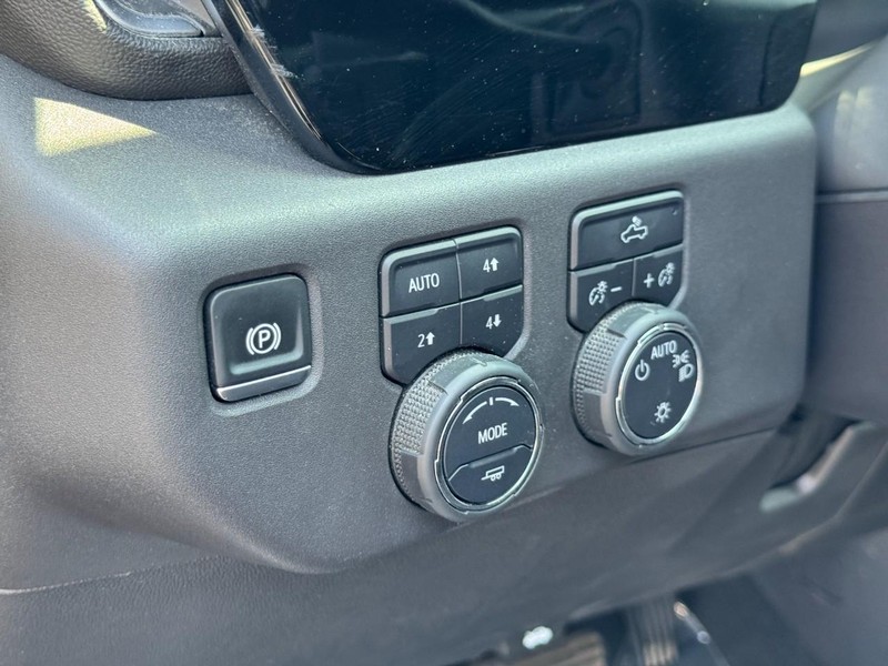 Chevrolet Silverado 1500 Vehicle Image 16