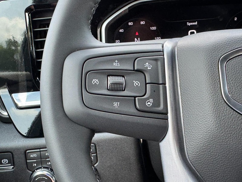 GMC Sierra 2500HD Vehicle Image 12