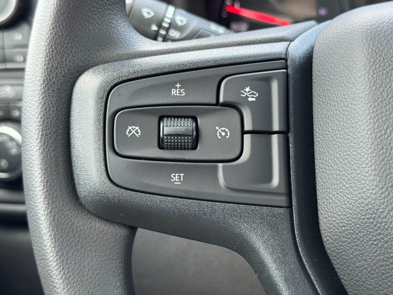 Chevrolet Silverado 1500 Vehicle Image 11