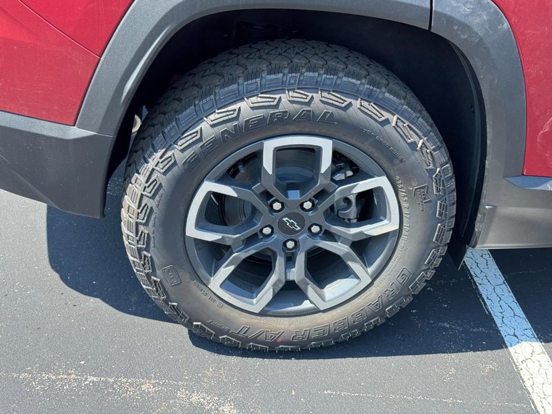 Chevrolet Equinox Vehicle Image 05