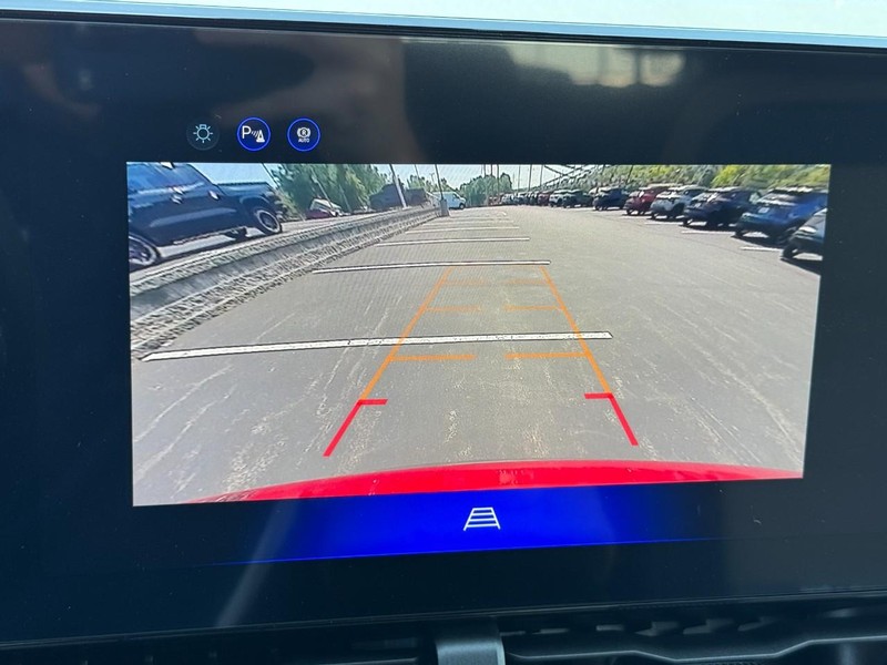 Chevrolet Equinox Vehicle Image 16