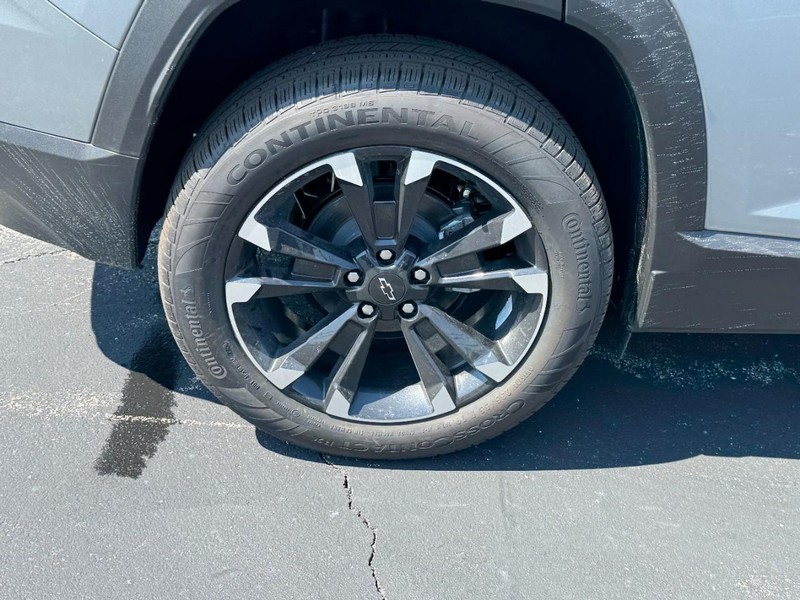 Chevrolet Equinox Vehicle Image 05