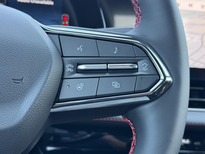 Chevrolet Equinox Vehicle Image 12
