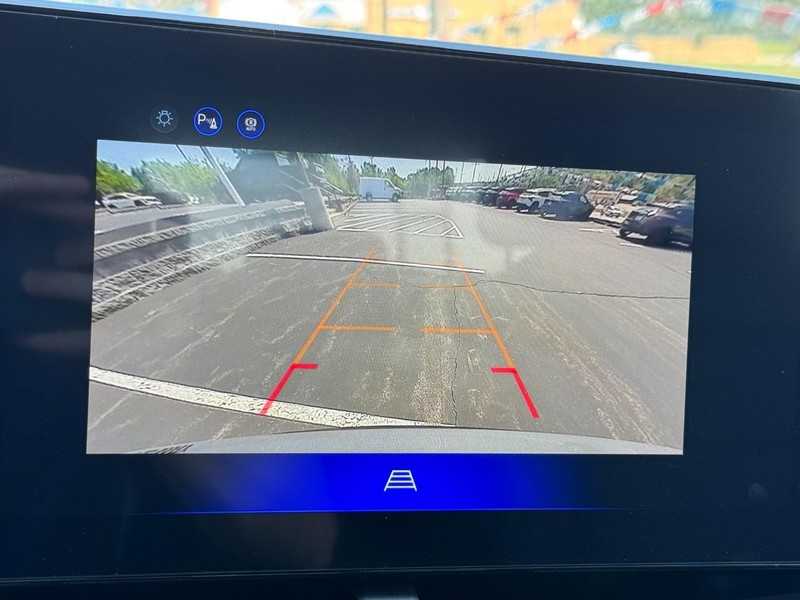 Chevrolet Equinox Vehicle Image 15