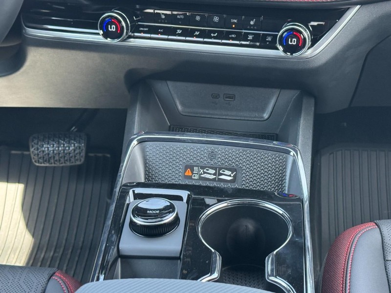 Chevrolet Equinox Vehicle Image 10