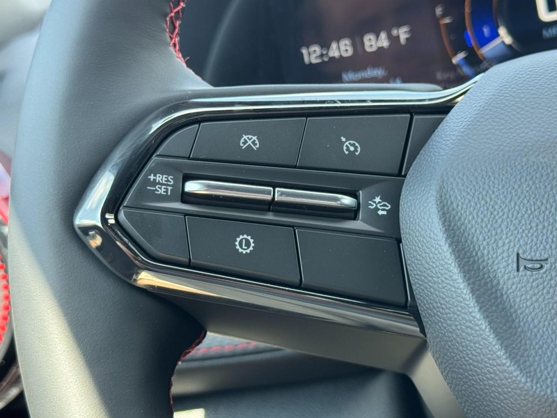 Chevrolet Equinox Vehicle Image 11