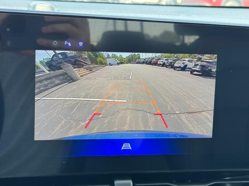 Chevrolet Equinox Vehicle Image 14