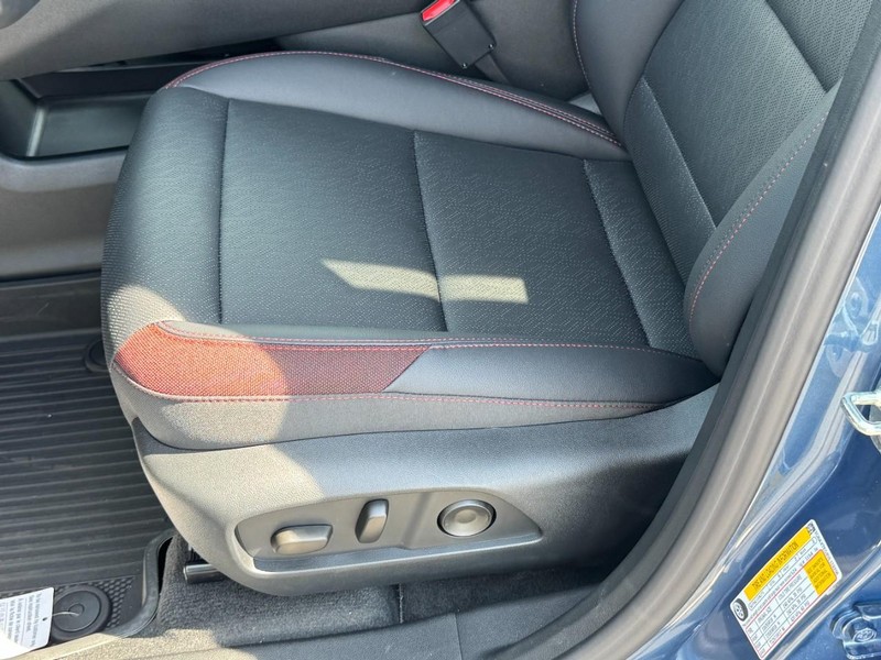 Chevrolet Equinox Vehicle Image 15