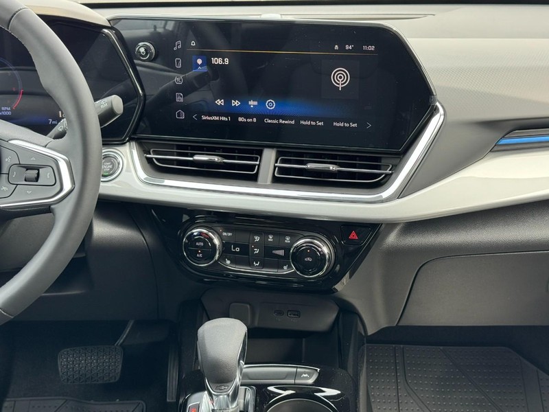 Chevrolet Trax Vehicle Image 09