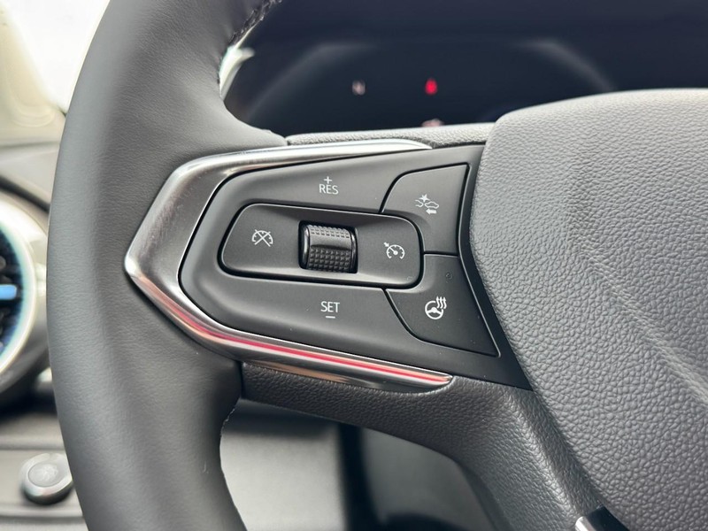 Chevrolet Trax Vehicle Image 11