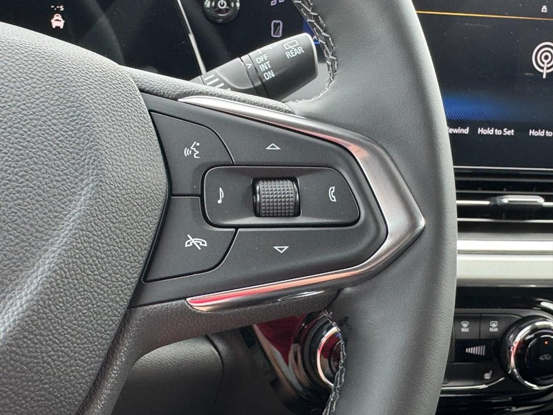 Chevrolet Trax Vehicle Image 12