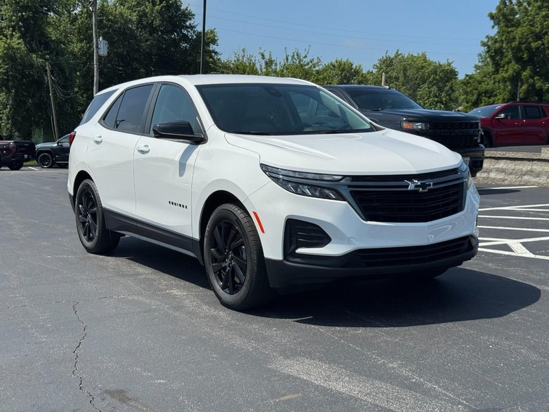Chevrolet Equinox Vehicle Image 02