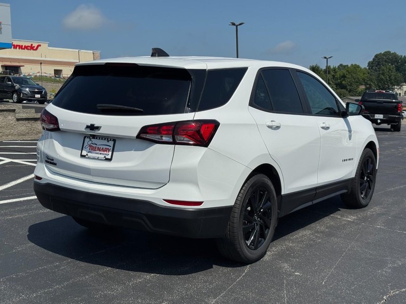 Chevrolet Equinox Vehicle Image 03