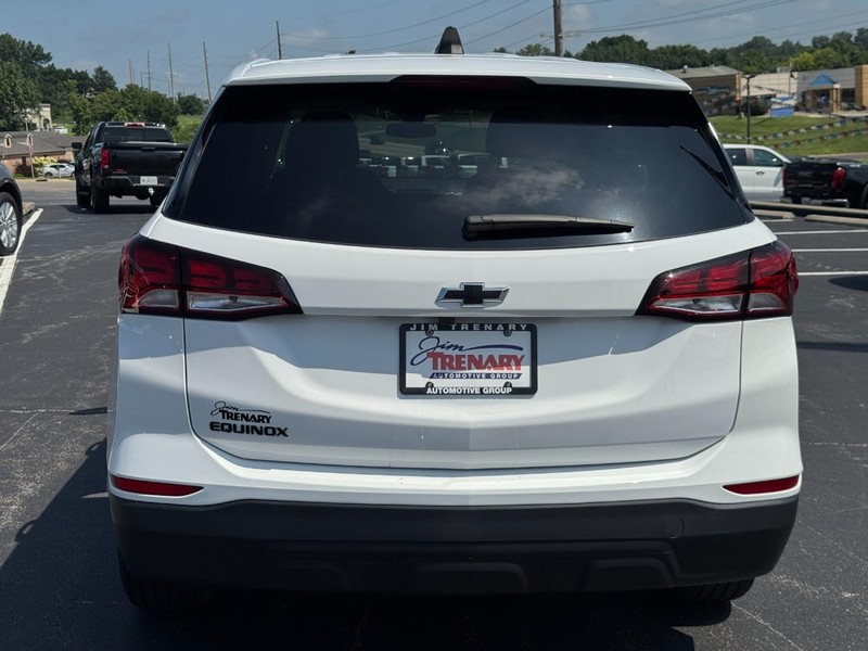 Chevrolet Equinox Vehicle Image 05