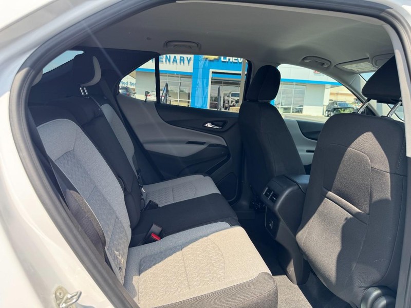 Chevrolet Equinox Vehicle Image 10