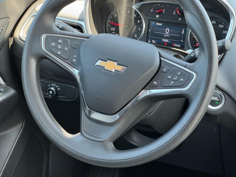 Chevrolet Equinox Vehicle Image 12