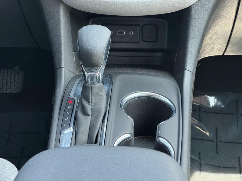 Chevrolet Equinox Vehicle Image 14