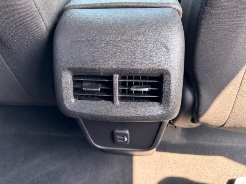 Chevrolet Equinox Vehicle Image 16