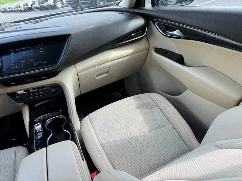 Buick Envision Vehicle Full-screen Gallery Image 15