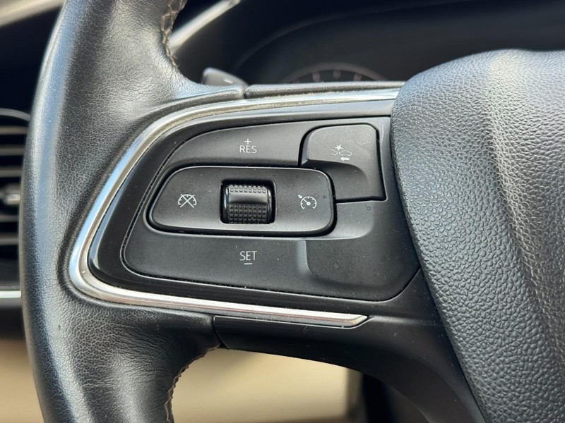 Buick Envision Vehicle Full-screen Gallery Image 16