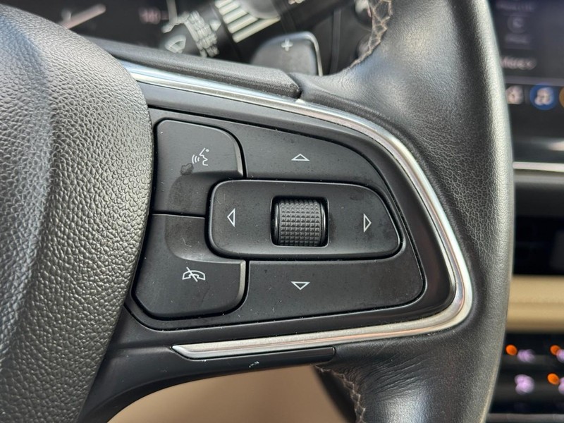 Buick Envision Vehicle Full-screen Gallery Image 17