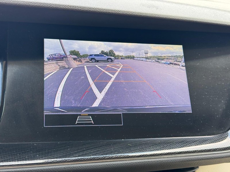Buick Envision Vehicle Full-screen Gallery Image 20