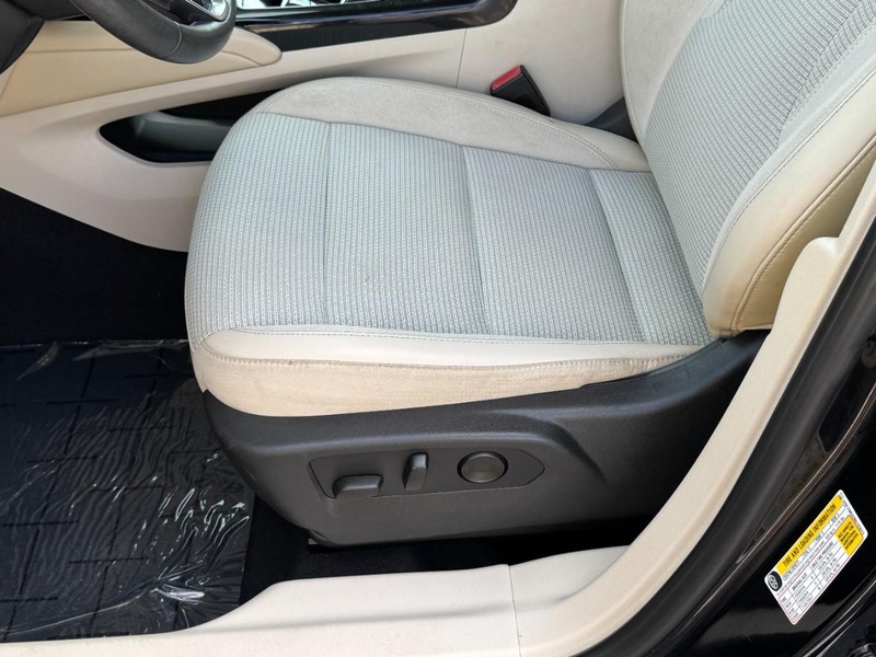 Buick Envision Vehicle Full-screen Gallery Image 22