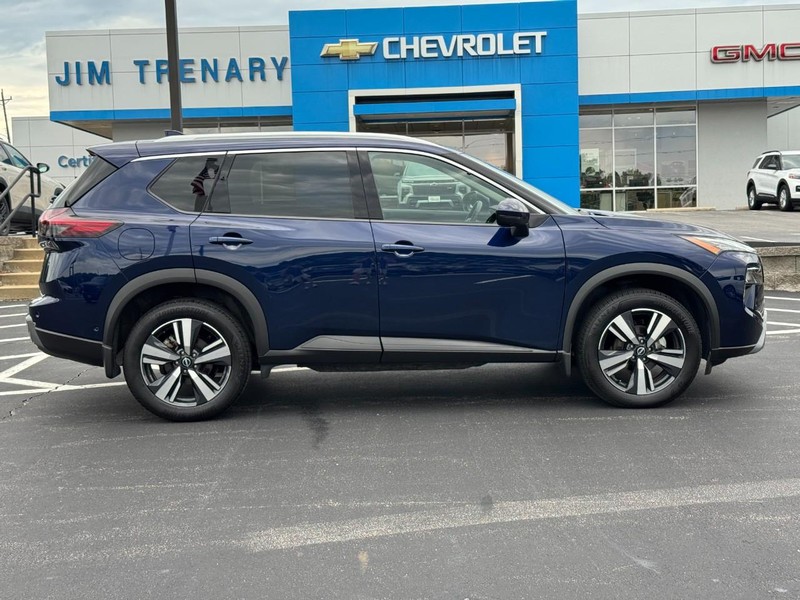 Nissan Rogue Vehicle Image 02