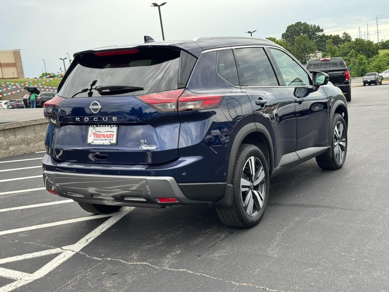 Nissan Rogue Vehicle Image 03