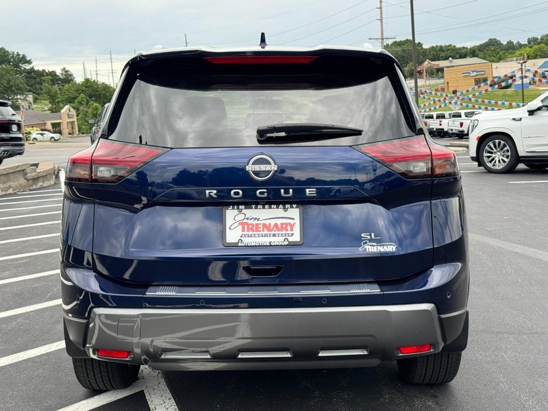 Nissan Rogue Vehicle Image 04