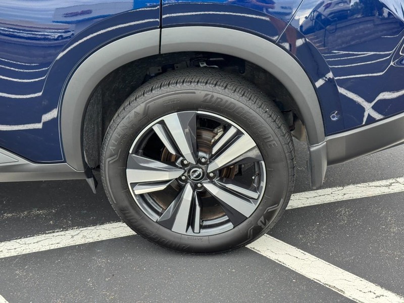 Nissan Rogue Vehicle Image 07