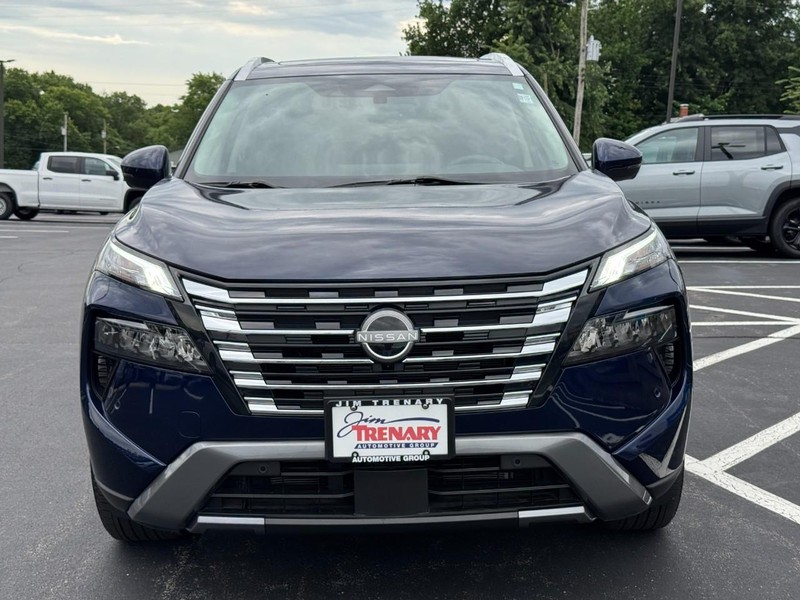 Nissan Rogue Vehicle Image 09