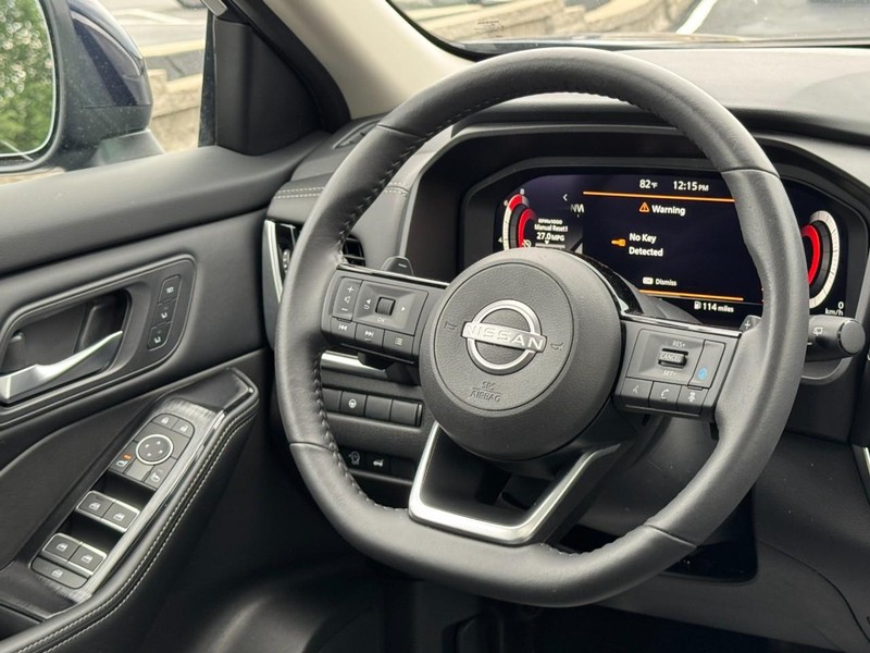 Nissan Rogue Vehicle Image 12