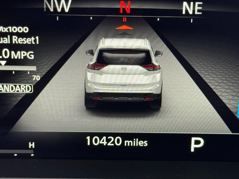 Nissan Rogue Vehicle Image 19
