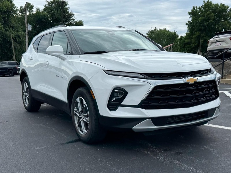 Chevrolet Blazer Vehicle Full-screen Gallery Image 02