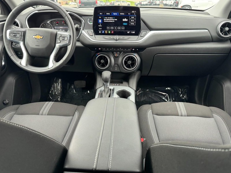 Chevrolet Blazer Vehicle Full-screen Gallery Image 11