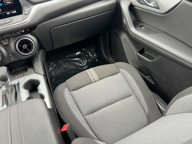 Chevrolet Blazer Vehicle Full-screen Gallery Image 15