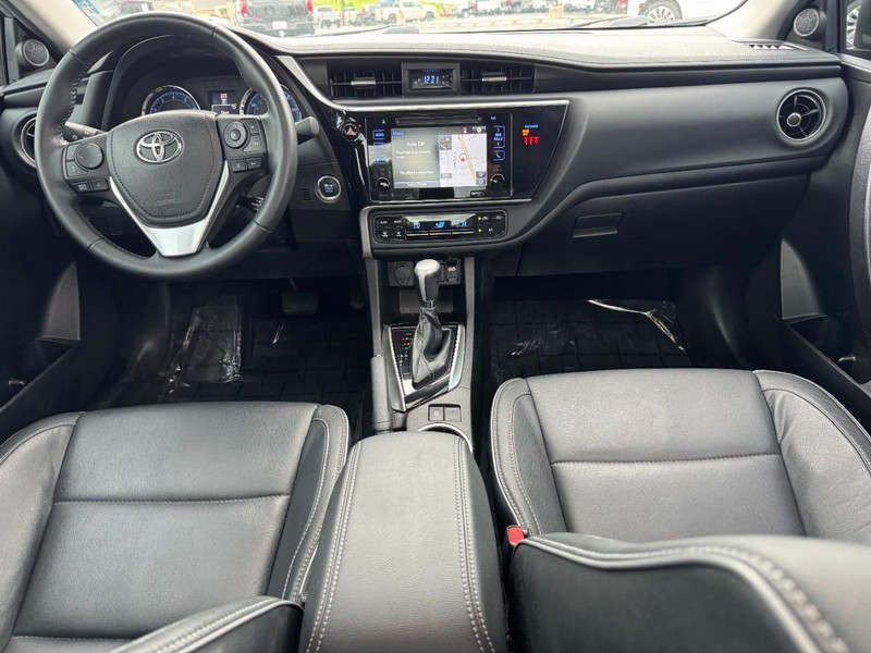 Toyota Corolla Vehicle Image 11